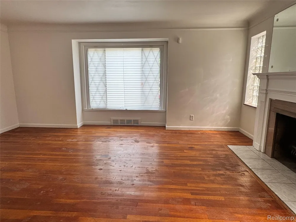 16757 Greenview Avenue Detroit City, MI 48219