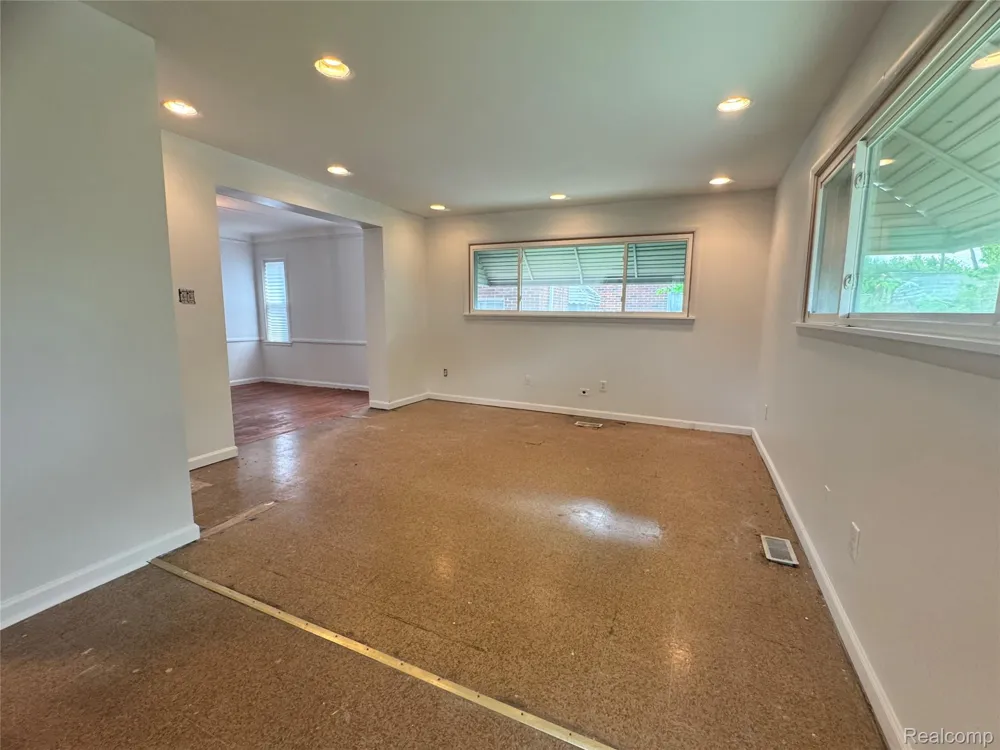 16757 Greenview Avenue Detroit City, MI 48219