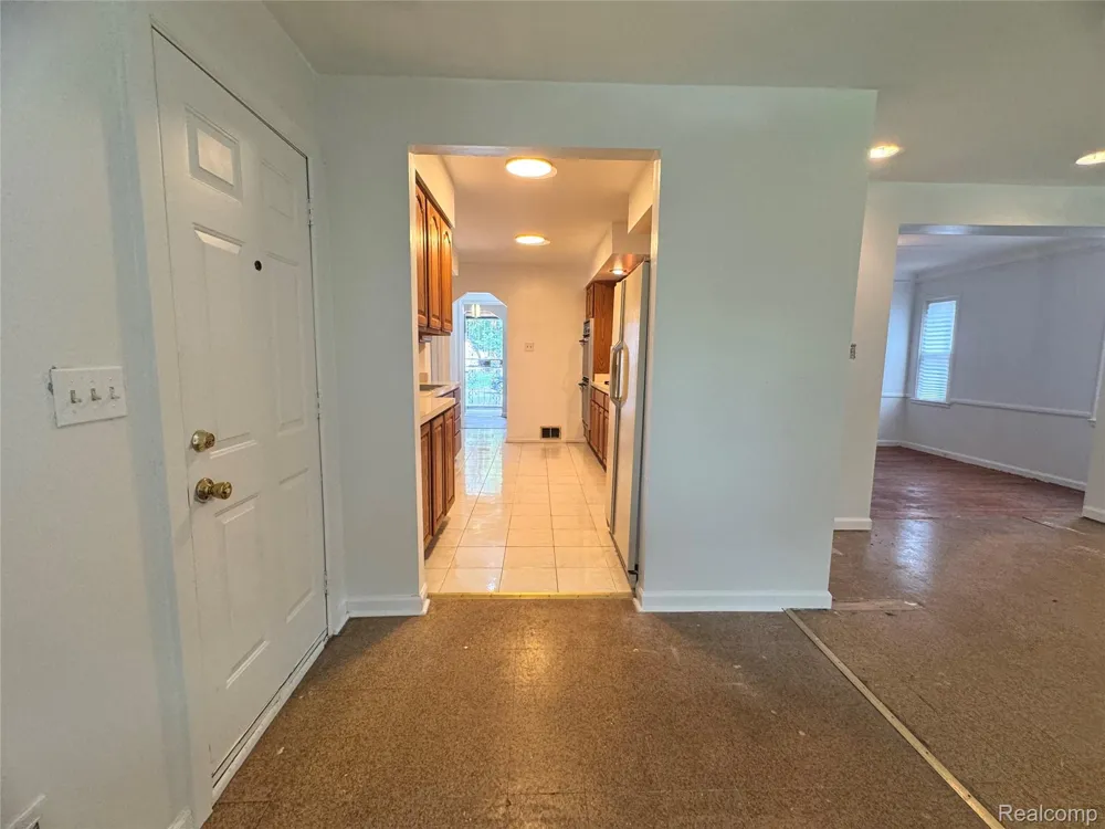 16757 Greenview Avenue Detroit City, MI 48219