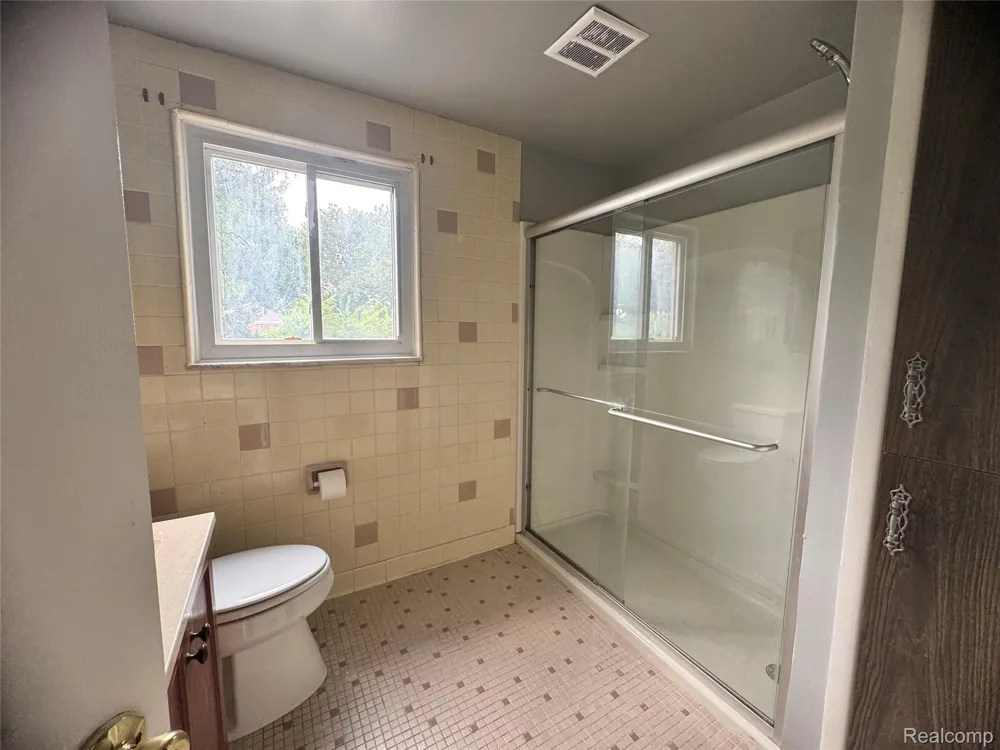 16757 Greenview Avenue Detroit City, MI 48219