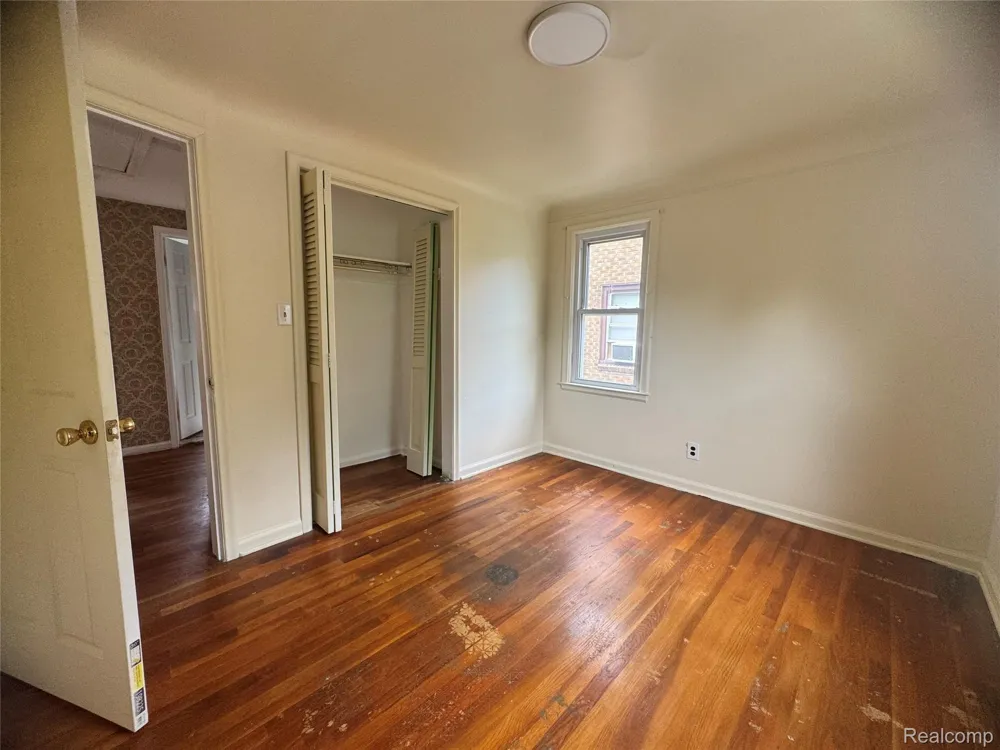 16757 Greenview Avenue Detroit City, MI 48219