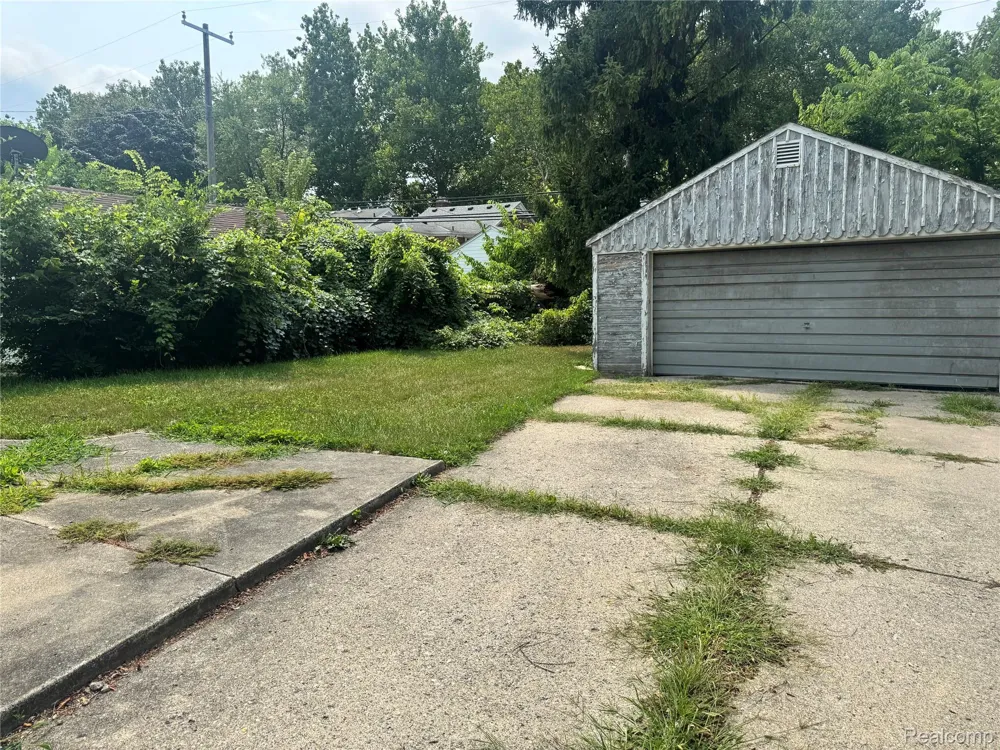 16757 Greenview Avenue Detroit City, MI 48219