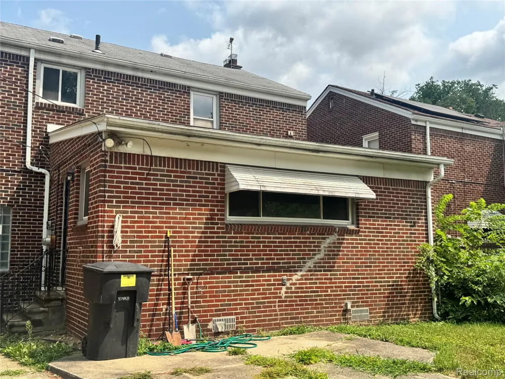 16757 Greenview Avenue Detroit City, MI 48219