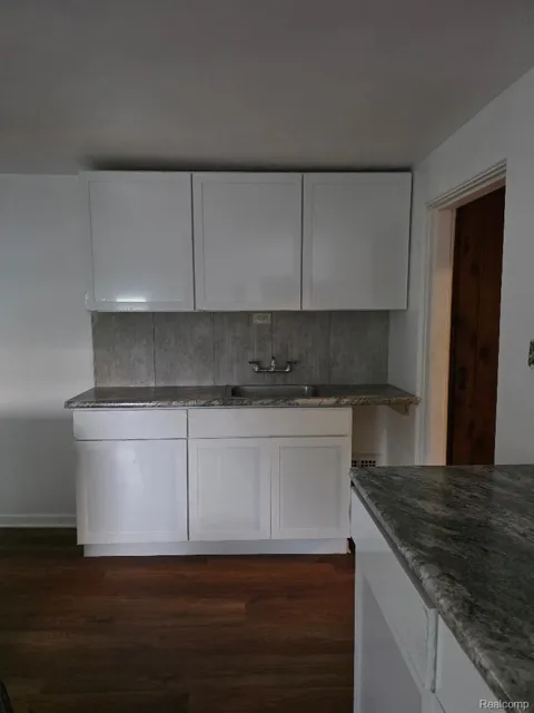 190 W Flint Street
