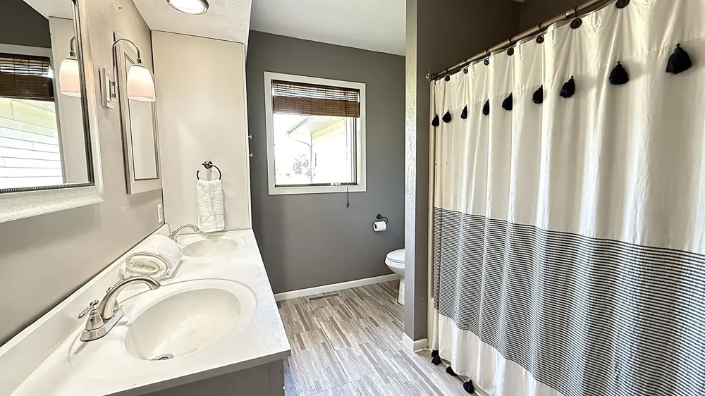 237 E Dahlstrom Avenue Appleton, MN 56208