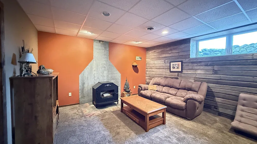 237 E Dahlstrom Avenue Appleton, MN 56208