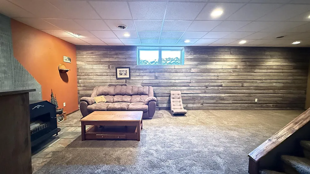 237 E Dahlstrom Avenue Appleton, MN 56208