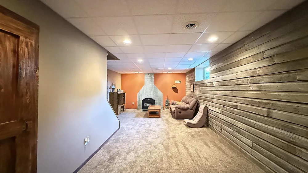 237 E Dahlstrom Avenue Appleton, MN 56208