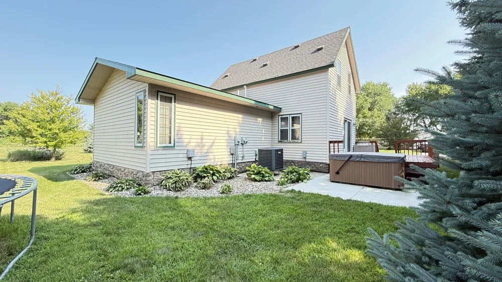237 E Dahlstrom Avenue Appleton, MN 56208