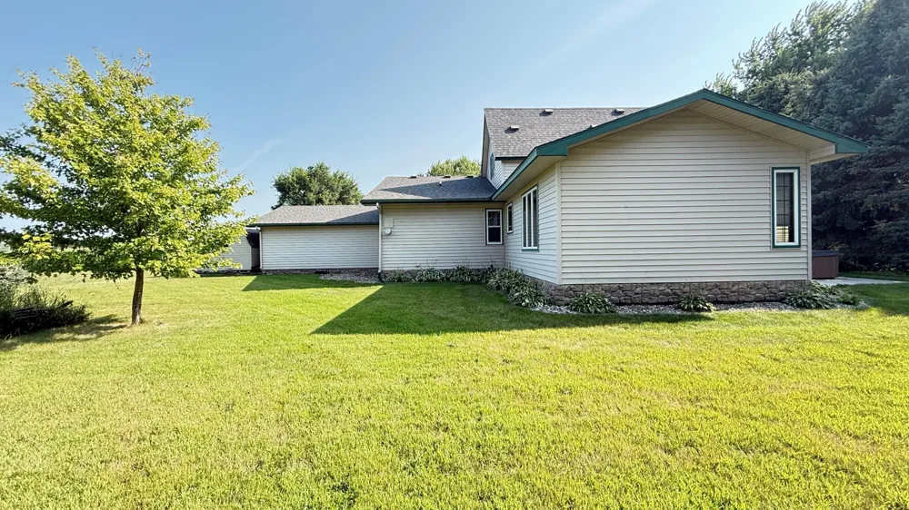 237 E Dahlstrom Avenue Appleton, MN 56208