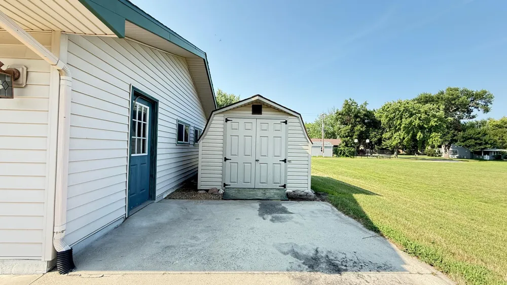 237 E Dahlstrom Avenue Appleton, MN 56208