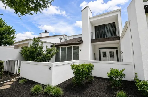7655 S Braeswood Boulevard #27