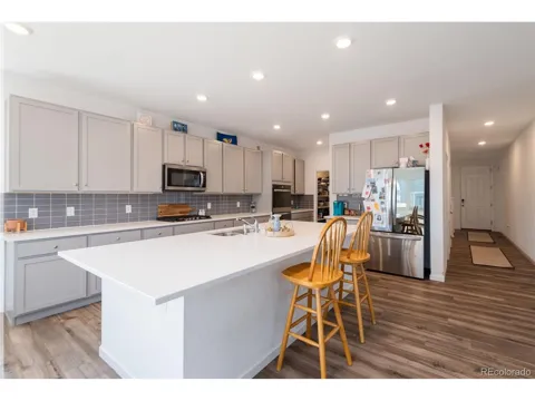 1413 S Loraine Circle