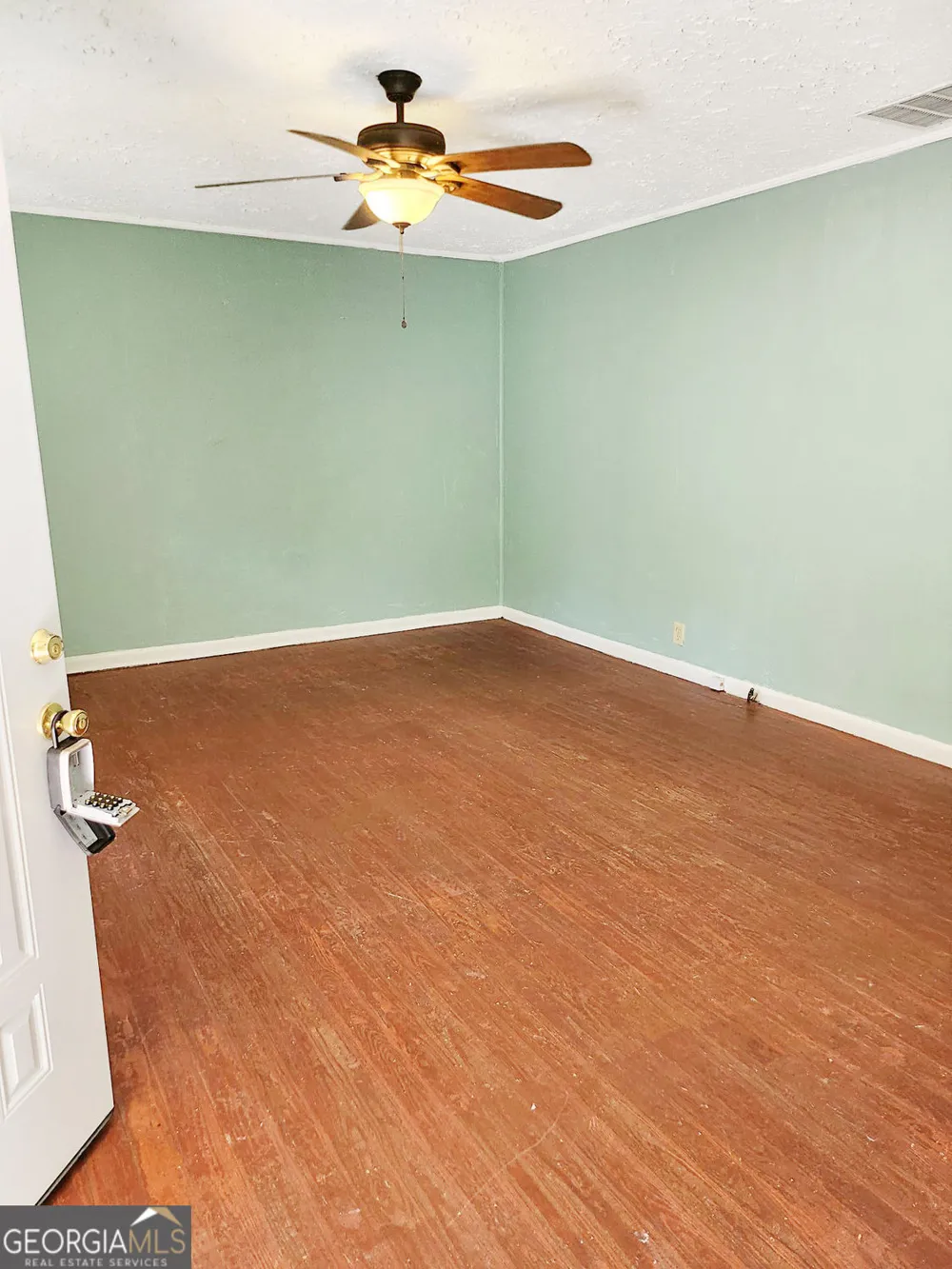 147 Cobb RD Covington, GA 30014