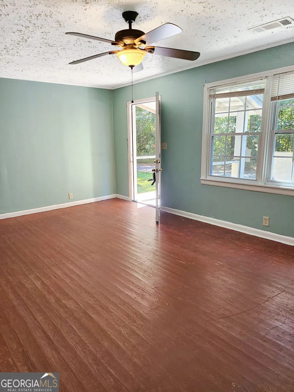 147 Cobb RD Covington, GA 30014