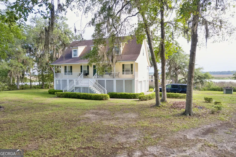 70 Deer LN White Oak, GA 31568
