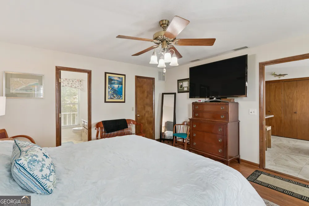 70 Deer LN White Oak, GA 31568