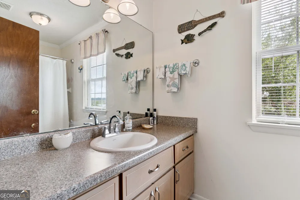 70 Deer LN White Oak, GA 31568