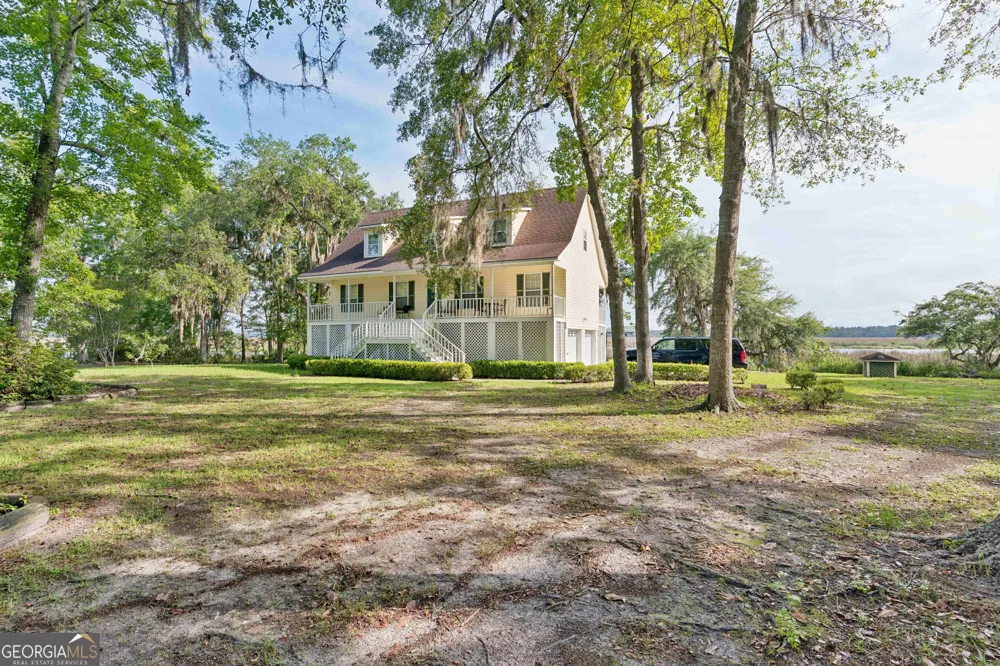 70 Deer LN White Oak, GA 31568