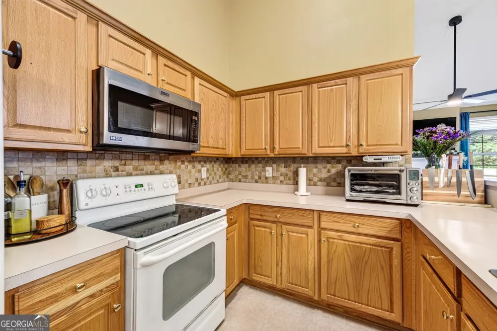 172 Camry LN Grayson, GA 30017