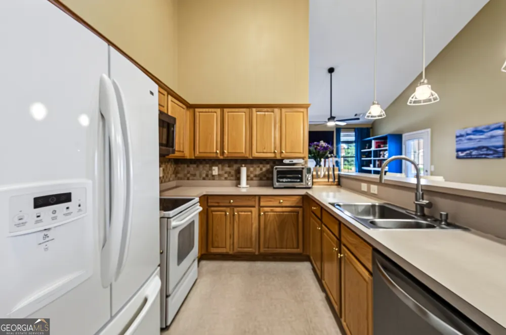 172 Camry LN Grayson, GA 30017