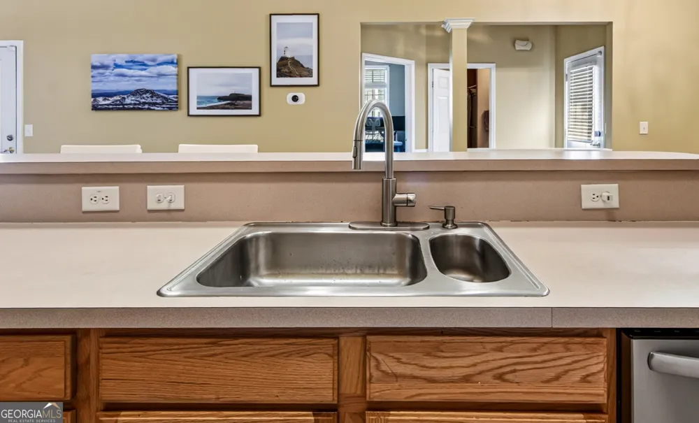172 Camry LN Grayson, GA 30017