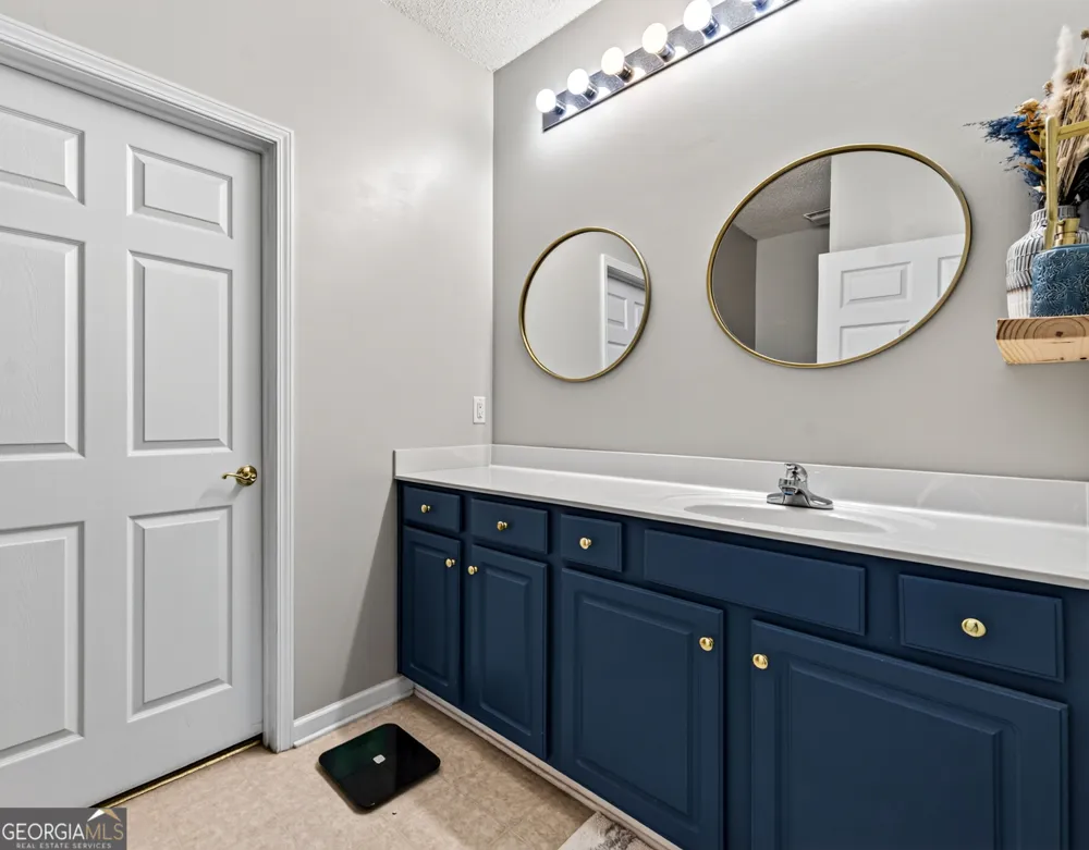 172 Camry LN Grayson, GA 30017