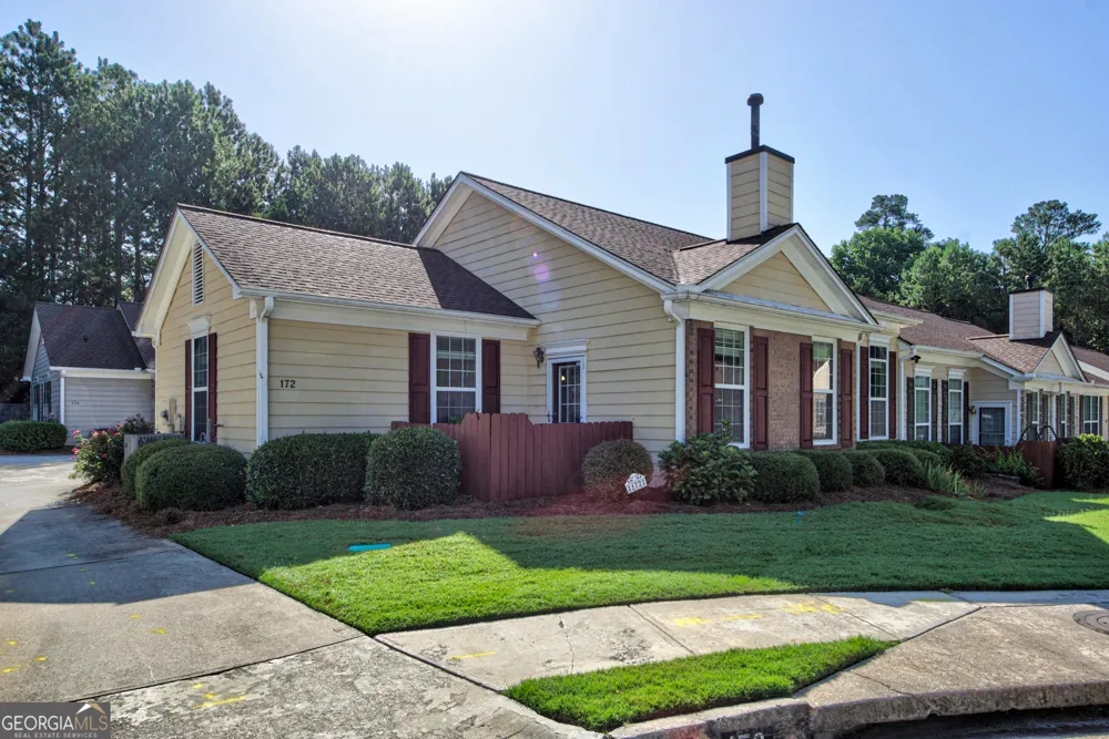 172 Camry LN Grayson, GA 30017