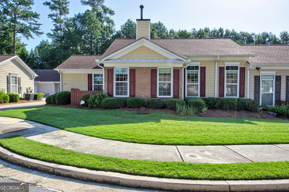 172 Camry LN Grayson, GA 30017
