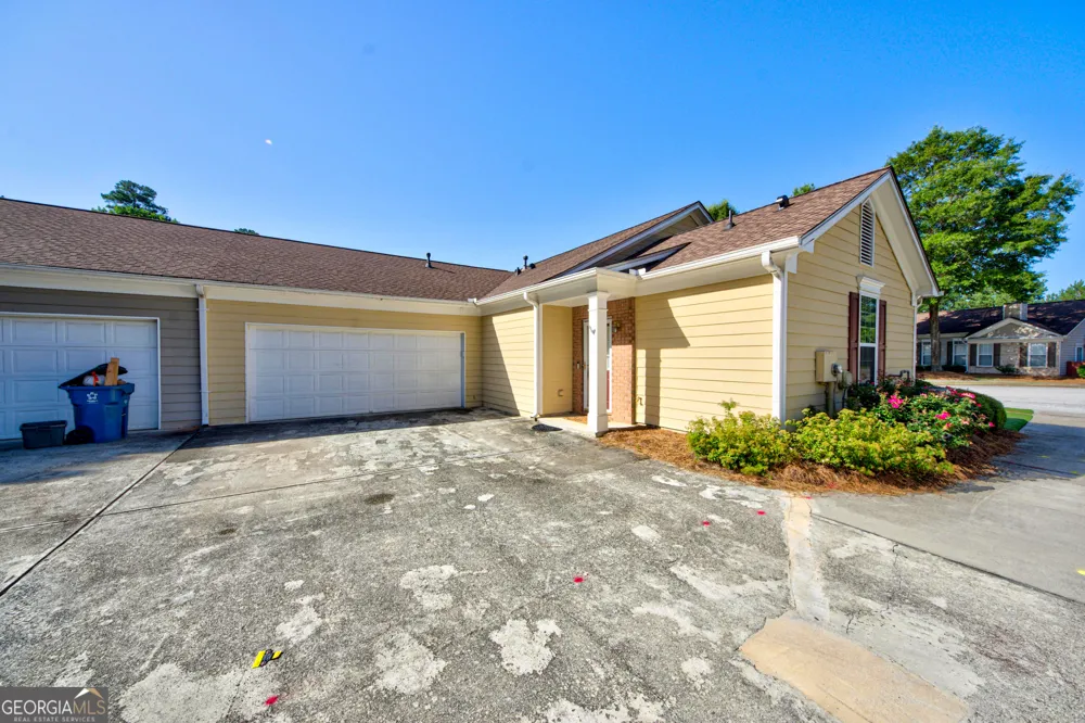172 Camry LN Grayson, GA 30017