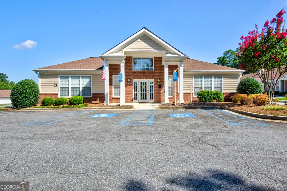 172 Camry LN Grayson, GA 30017