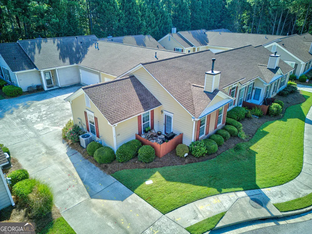 172 Camry LN Grayson, GA 30017