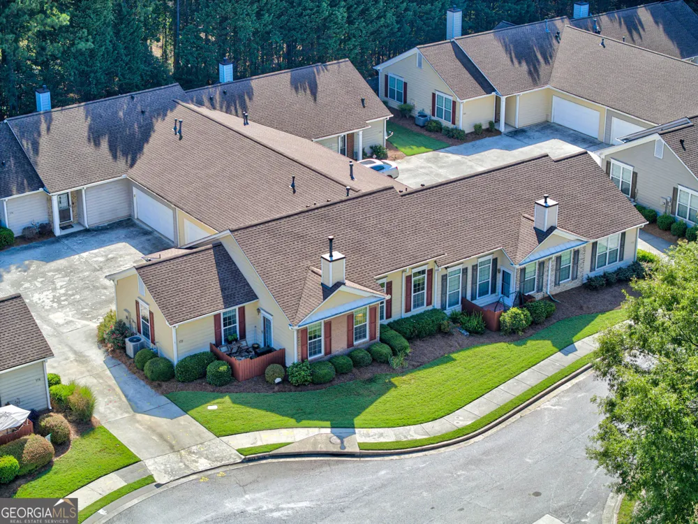 172 Camry LN Grayson, GA 30017