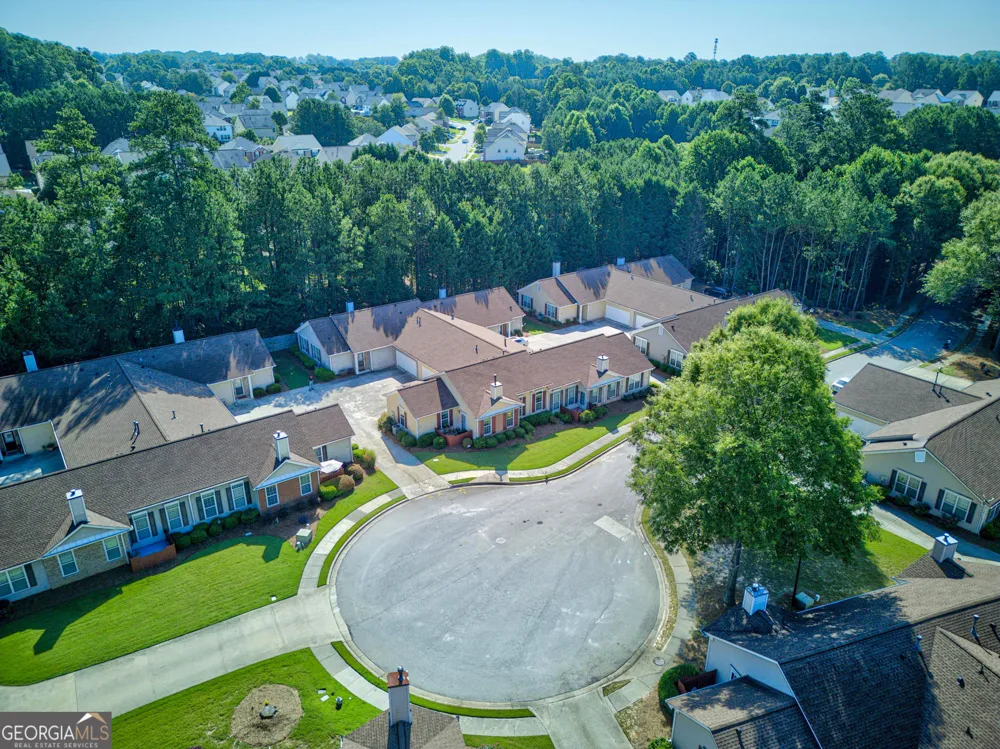 172 Camry LN Grayson, GA 30017