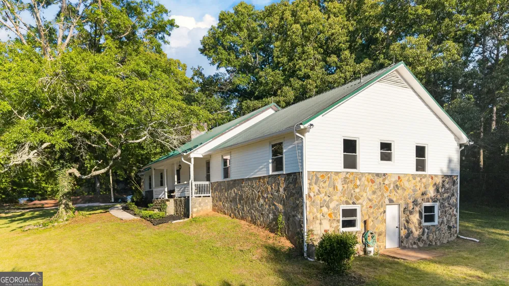 662 Highway 18 W Barnesville, GA 30204
