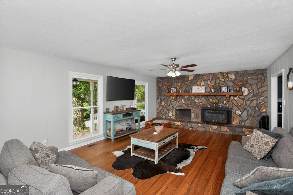 662 Highway 18 W Barnesville, GA 30204