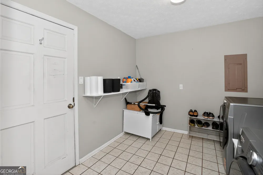 662 Highway 18 W Barnesville, GA 30204