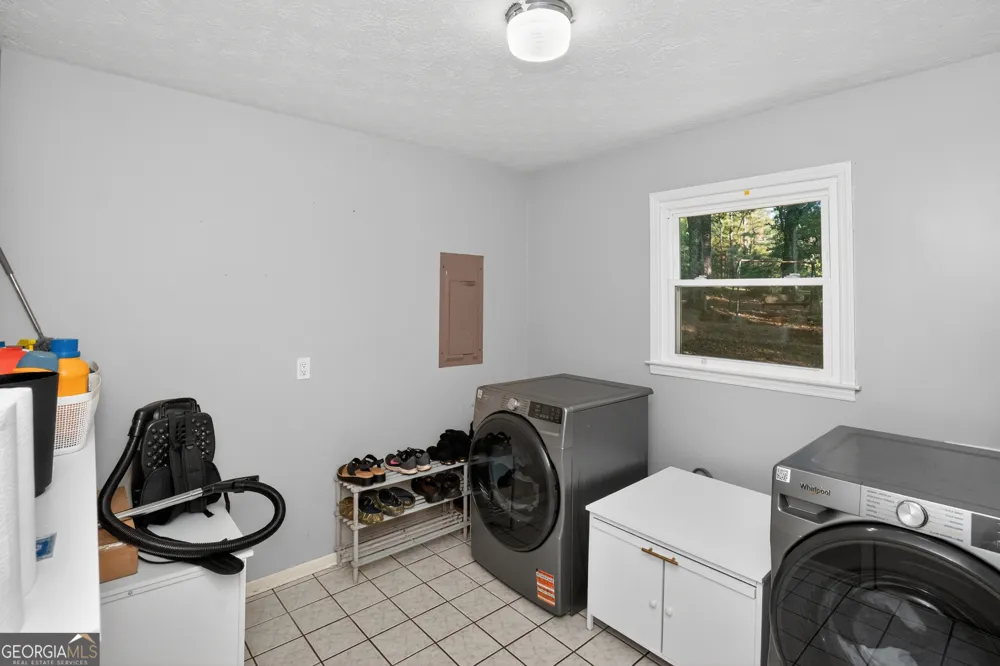 662 Highway 18 W Barnesville, GA 30204