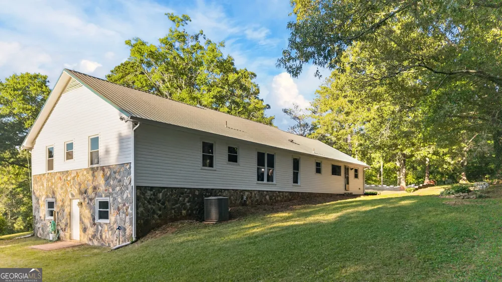 662 Highway 18 W Barnesville, GA 30204