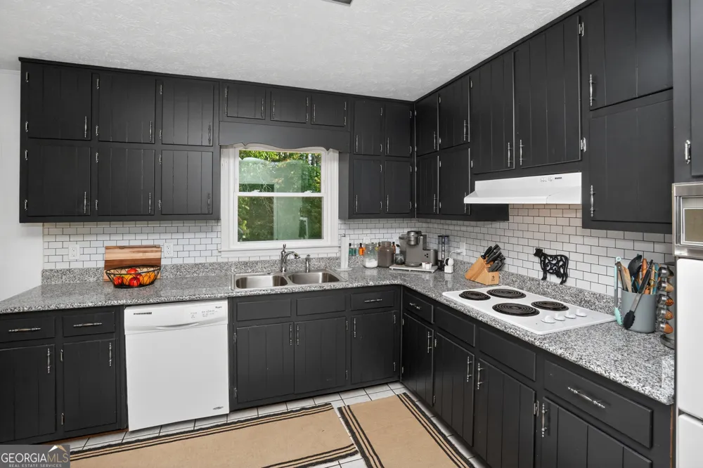 662 Highway 18 W Barnesville, GA 30204