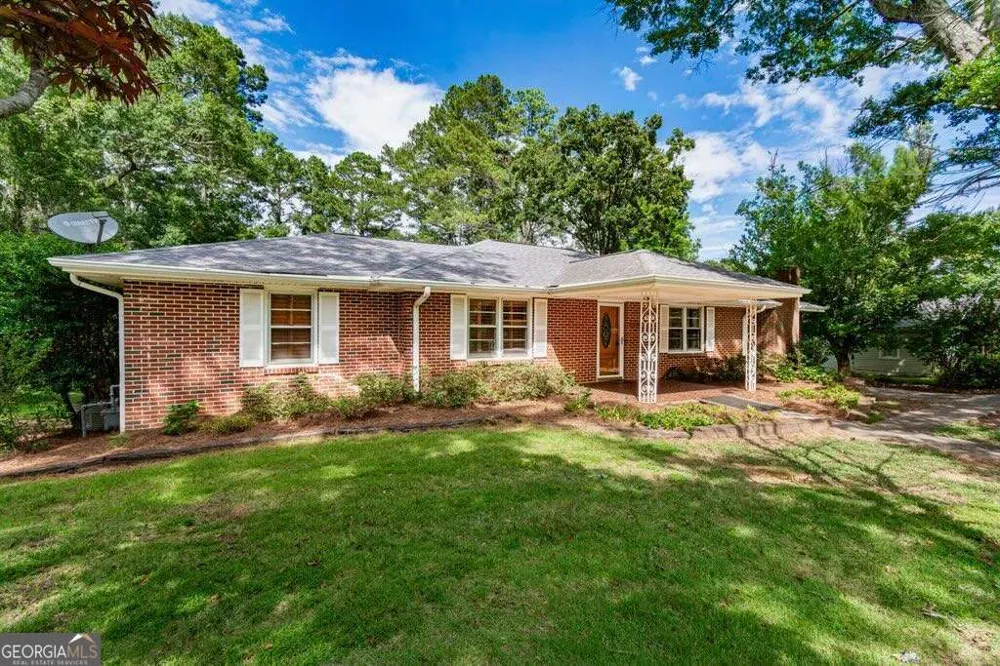 7194 Reinhardt College PKWY Waleska, GA 30183