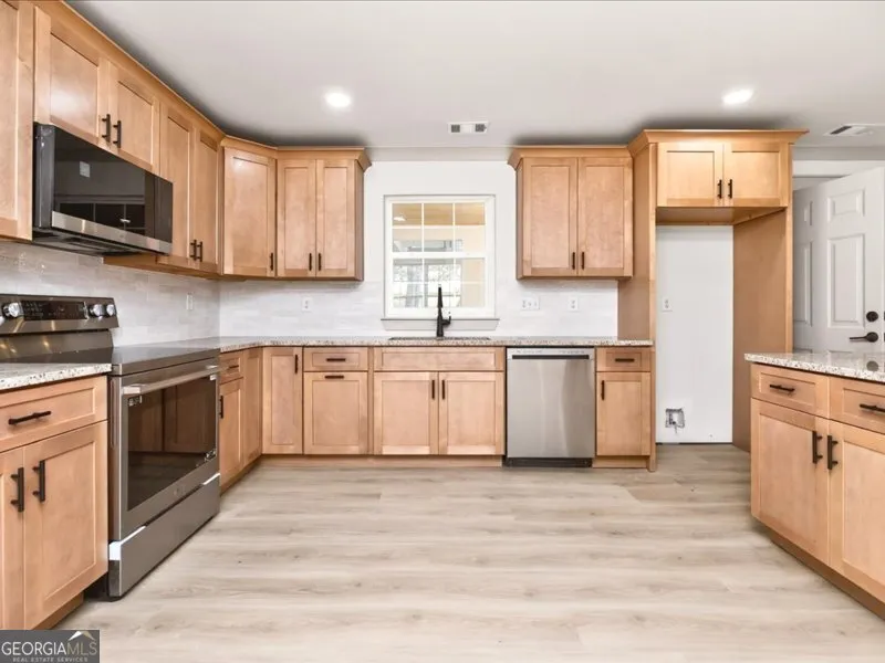 216 Ridgeland DR Warner Robins, GA 31093