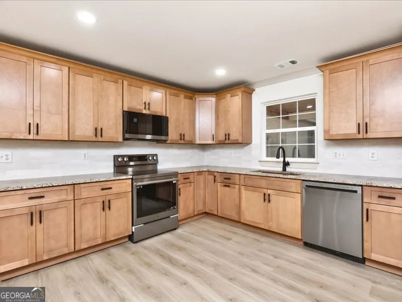 216 Ridgeland DR Warner Robins, GA 31093