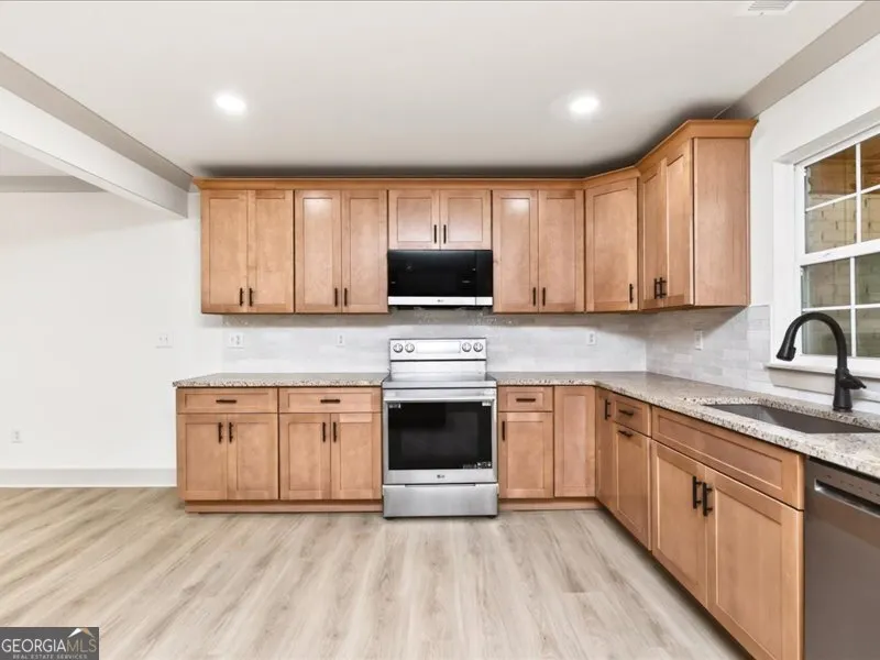 216 Ridgeland DR Warner Robins, GA 31093
