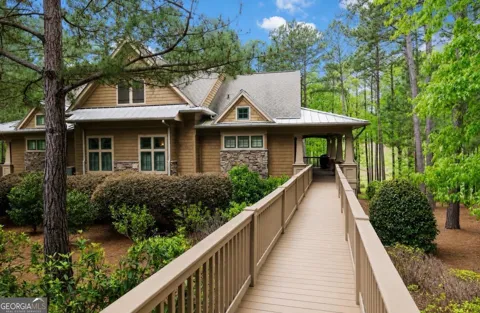 1081 Regency DR