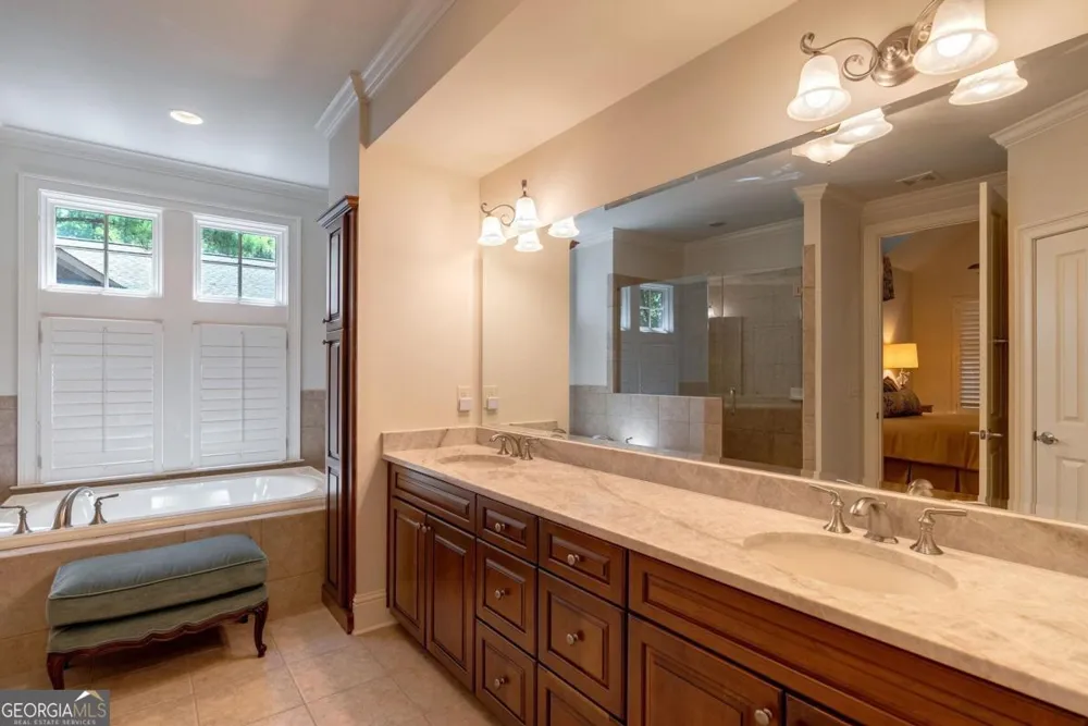 1081 Regency DR Greensboro, GA 30642
