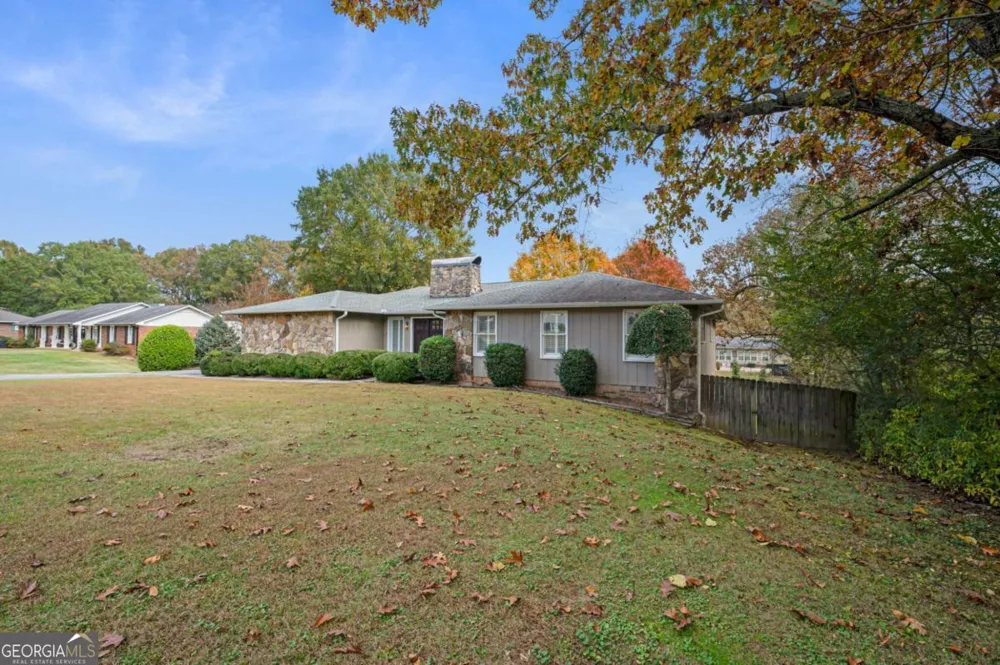 127 Windsor DR Calhoun, GA 30701