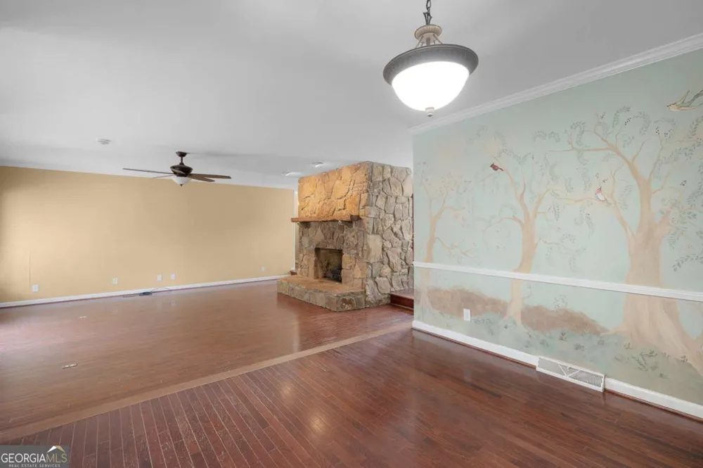 127 Windsor DR Calhoun, GA 30701