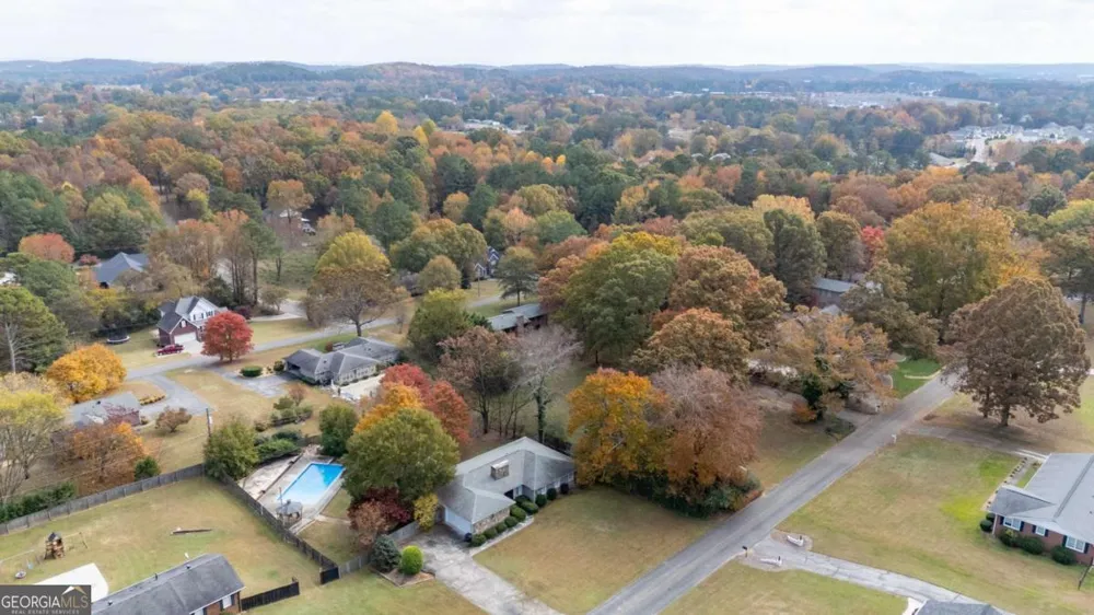 127 Windsor DR Calhoun, GA 30701