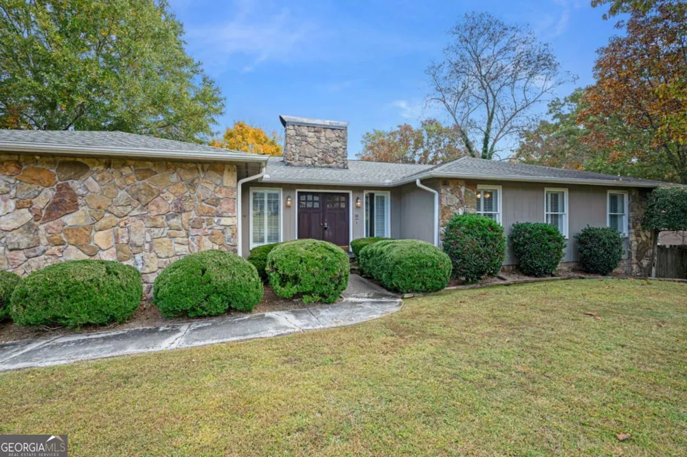 127 Windsor DR Calhoun, GA 30701